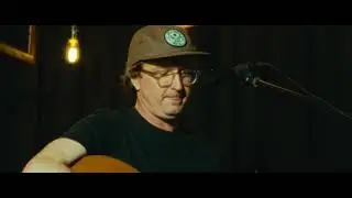 Showroom Sounds Presents: Chris Staples