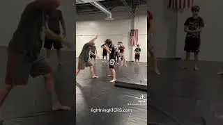 @JeremyHornMMA teaching at Lightning  Kicks in Portage