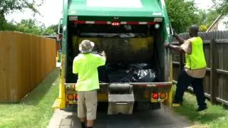 Waste Management Freightliner McNeilus Rear Loader