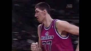 Gheorghe Muresan (7-foot-7) Dunks Off Slick Juwan Howard Feed