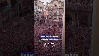 Thousands chant and form a human map for Palestine