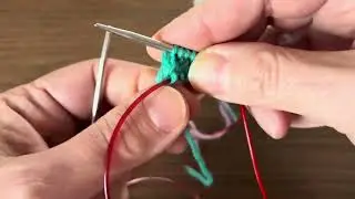 How to knit two socks from the toe on the same needles