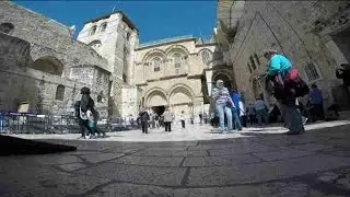 Retiran parte andamiaje brit&aacute;nico alrededor del Ed&iacute;culo de la tumba de Jes&uacute;s