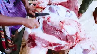 Many big beef cutting processing job, Good butcher best selling shop