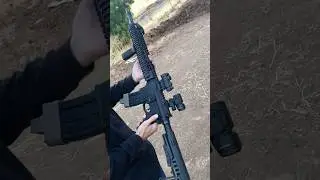 Абсурдный AR-15, соответствующий законодательству Калифорнии, молится, чтобы хорошие граждане вер...