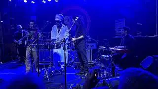 Ox&eacute; &eacute; Jazz - Eric Assmar, Carlinhos Brown, Chico Brown, Cassio Brasil, Isaias Rabelo e Vitor Magalh&atilde;