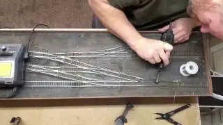 ⊗ Restoring the Yardmaster's Headache Part 2, 1' x 4' HO Scale Shelf Layout