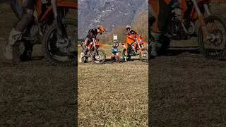 Leo &egrave; gi&agrave; in sella!                                         #ktm #bambini #moto #motocross