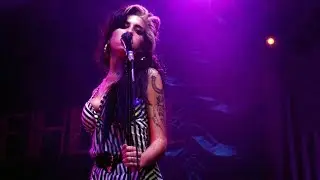 Amy Winehouse - Rehab [Live at HMH, Amsterdam - 22-10-2007]