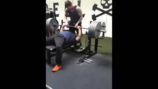 Sam Smash 405lbs bench press