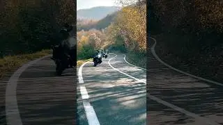 Giro autunnale tra Oltrep&ograve;, Penice e Val Tidone: colori, curve e pura magia. 🍁🏍️ #autumn #bikers