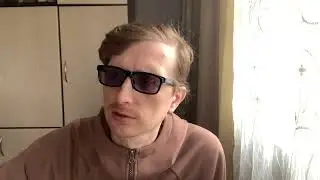 почему шизофреник не празднует Новый год??