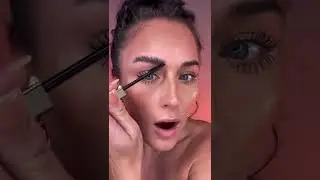 Tame and perfect your brows with our Fab Fixx Brow Gel!