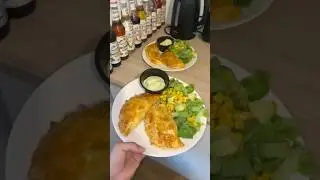 Chicken and pepper empanadas with avocado sauce 🥑