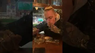 SMOKING WEED IN AMSTERDAM COFFEE SHOP 🇳🇱☕️🌿 #amsterdam #smoking