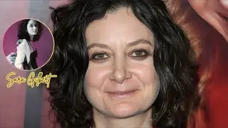 Sara Gilbert🔥 Iconic Fashion Moments | Stockings, Tights & Timeless Style