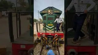 Locomotive coupling 👍 💯 🚂🚃🚃 #viral #shorts #pakistanrailways
