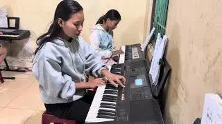 Những bông Hồng giấy- bé Duin 