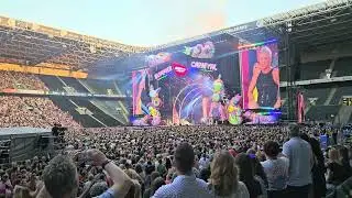 Intro + Get the Party Started| Pink Summer Carnival in Mönchengladbach
