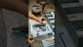 floating tap holder