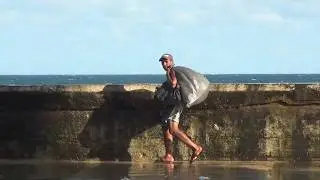 Pescando en el malec&oacute;n de La Habana, Cuba