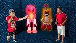 O SONIC.EXE E TAILS DOLL APARECERAM DE SURPRESA NO ELEVADOR DO SONIC!!! (ROBLOX)
