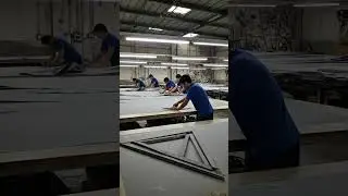 Workers are cutting the umbrella panels#factory#umbrella#workskills#cuttingskills#panel#short