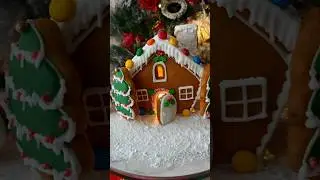 Gingerbread House | 2025 Christmas Baking | Edible Gifts | @dcakeyway on Instagram