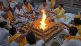 Shri Sukt Havan (Laxmi Ahawaan Mantras) - By Pandit Avadhkishor Pandey