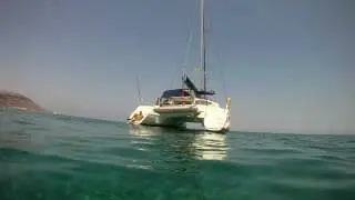 Mit dem Katamaran Belize 43 vor Anker in der Ramla Bay - Malta - Yachtcharter mit Barone Yachting