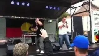 Izzy n The Profit with DeeJay Maniak - Struggle' live @ The Block