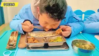 Canteen / Cafeteria food in a Chinese public school