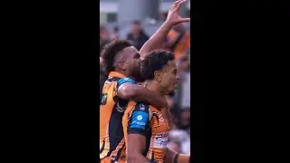 NO WAY! TRY FOR THE AGES! 🤯 #9WWOS #NRL