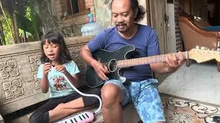 Belajar pianika dan nyanyi (rafasya)