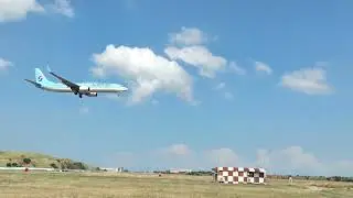 #Airport 飛機降落🛬