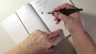 Обзор ручки: Sheaffer Taranis со средним пером и чернилами Sailor Souter.