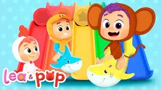 Baby Shark en los toboganes de colores | Cubos de animales de granja con Pop