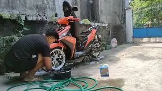 Guapo Car Care Solutions Ultra Foamy Car Shampoo and Advanced Ceramic Spray Coating