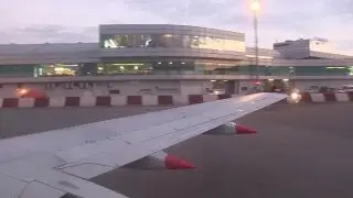 Jet2.com B737-300 Landing Prague