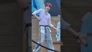 [250807] #SUNGCHAN - GET A GUITAR [WATER MUSIC POOL PARTY] #RIIZE #라이즈 #성찬 #shorts