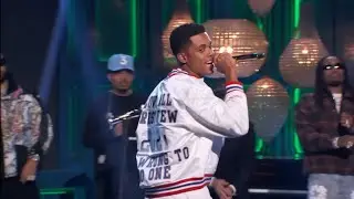 Jabari Banks Sings 