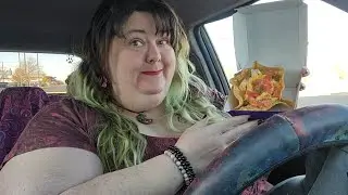 Trying new Taco bell items and what's leaving the menu. 
