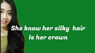 She know her silky hair is her crown #hairplay #beautiful #blackhair #public