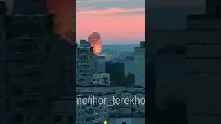 Russian Missiles Hit Kharkiv &mdash; Explosions Caught on Camera | DRM News | AH1N