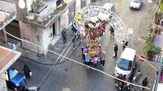 Arrivo cereo fruttivendoli, in via conte di torino.