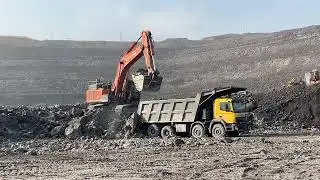 Excavator Loading Dump Truck || Coal Mining Running Equipment || 