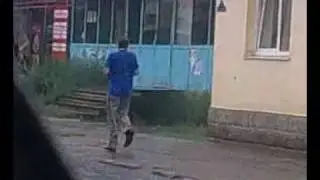мужика штормит