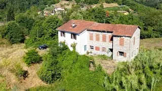IL BARGIGLIO - Typical Tuscan stone farmhouse with large hut, 2 hectares of land and panoramic view