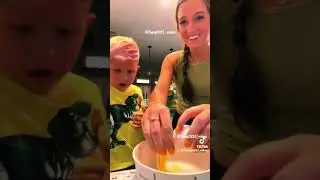 Kids and eggs ? Kids vs eggs kids hit with eggs kids hit in the head with eggs 🥚 🍳 #kidstiktok #eggp