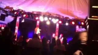 Senna Guemmour @ Jilet Ayse live in der Bar Jeder Vernunft - Ain't nobody - LIVE